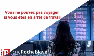 Modèle de lettre pour autorisation de partir en vacances CPAM. Une femme regarde un tableau des départs à l'aéroport.