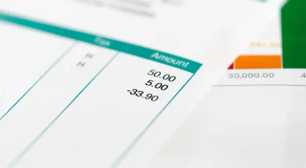 Détail d'une facture avec des montants, possiblement pour une lettre contestation solde de tout compte.
