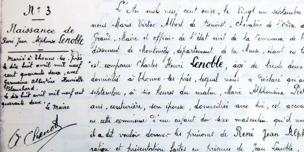 Extrait d'un acte de naissance pour René Jean Alphonse Lenoble. Ce document officiel, une lettre demande acte de naissance, détaille les informations sur l'enfant et ses parents.
